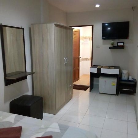 Karon Living Room Guesthouse & Cafe Bar מראה חיצוני תמונה
