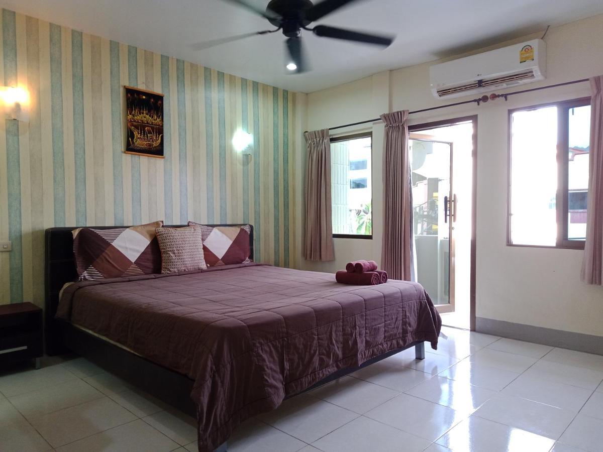 Karon Living Room Guesthouse & Cafe Bar מראה חיצוני תמונה