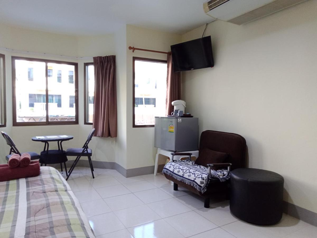 Karon Living Room Guesthouse & Cafe Bar מראה חיצוני תמונה