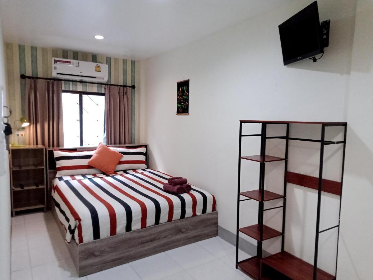 Karon Living Room Guesthouse & Cafe Bar מראה חיצוני תמונה