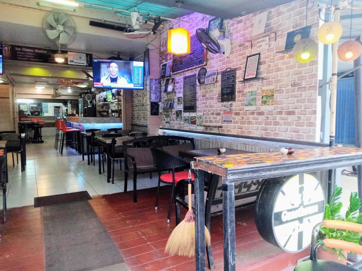 Karon Living Room Guesthouse & Cafe Bar מראה חיצוני תמונה
