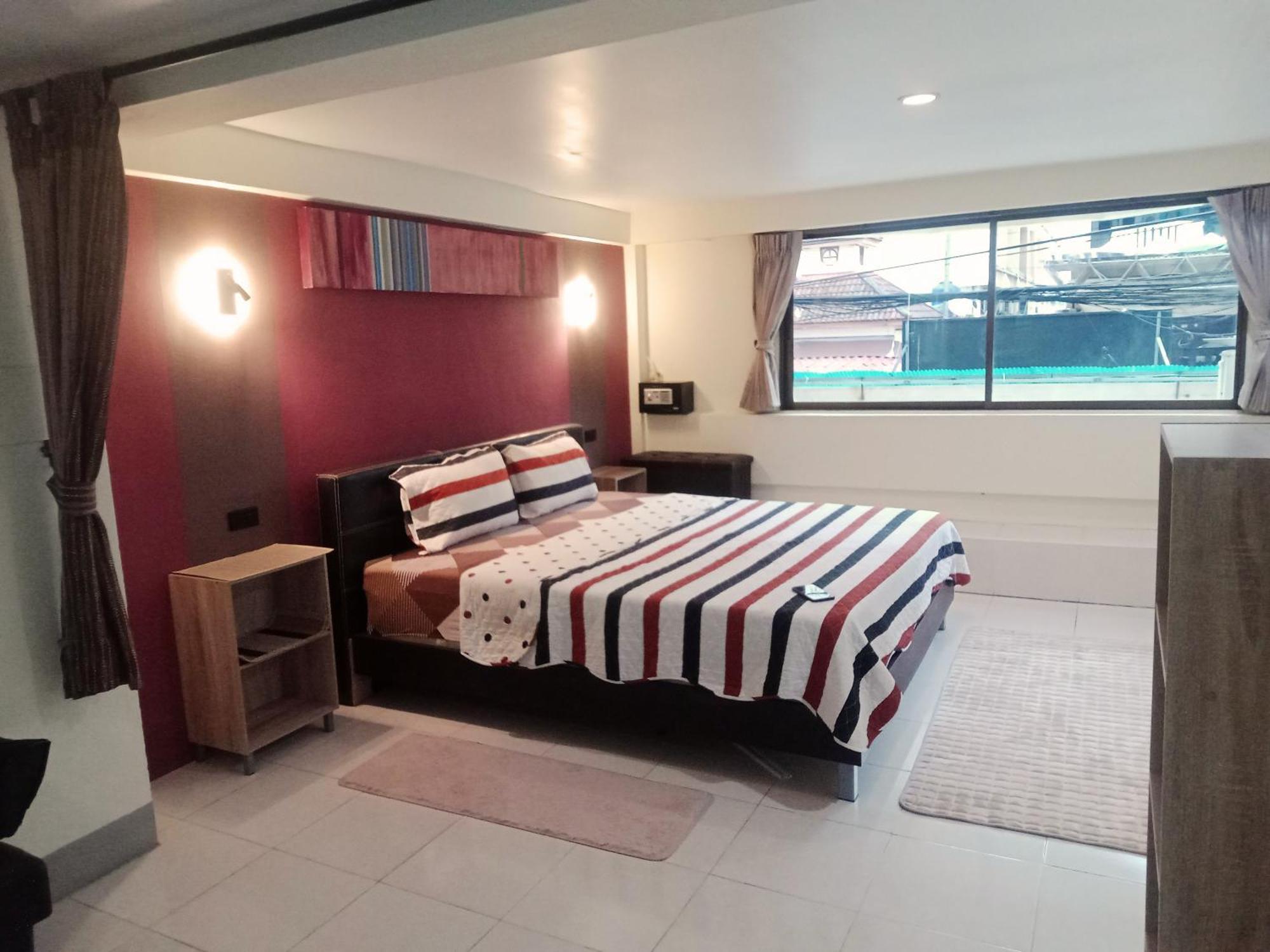Karon Living Room Guesthouse & Cafe Bar מראה חיצוני תמונה
