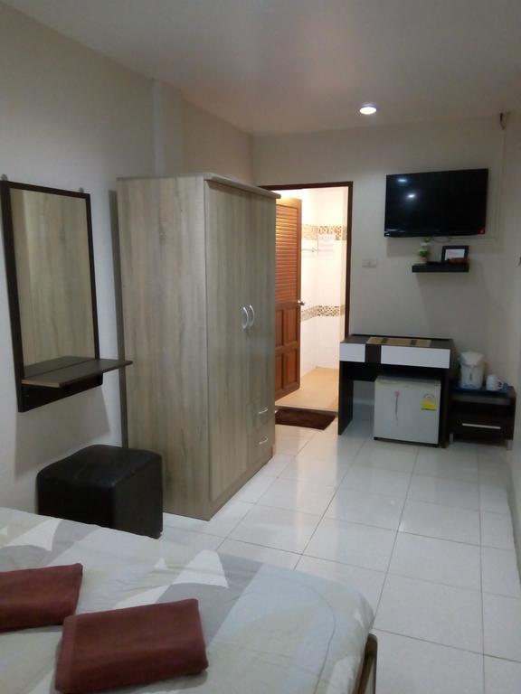Karon Living Room Guesthouse & Cafe Bar מראה חיצוני תמונה
